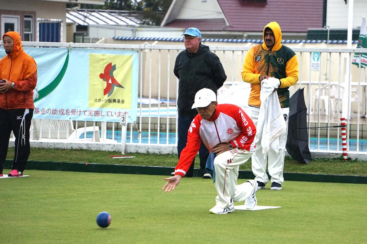 Hong Kong skipper Kenny Tam tried hard at the 3rd place play-off against United Arab Emirates at the 5th Japan International Open last Monday, October 16. The team did not perform well under the cold and wet condition and lost the game 11:5 to settle for fourth place. (Claudius Lam)