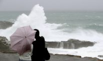 Typhoon Leaves Flooding, Four Dead in Japan Before Moving out to Sea