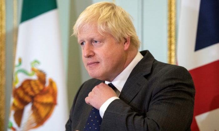 Britain's Foreign Secretary Boris Johnson at a press conference with Mexican Foreign Minister Luis Videgaray in London, England, Oct. 19, 2017. (Reuters/Chris J Ratcliffe/Pool)