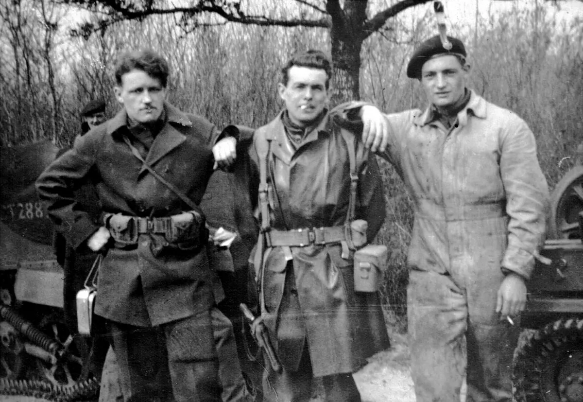 (L-R) Bill Palfrey, fellow soldier Bill Caldwell, and Tom Palfrey on a training program in the south of England during the Second World War. (Courtesy of Ceri Peacey)