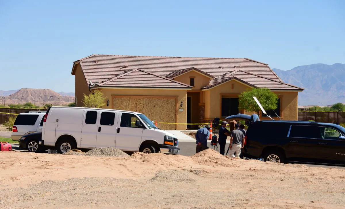 Members of the media gather in front of the home mass murderer Stephen Paddock is seen in Mesquite, Nevada Oct. 3, 2017. (ROBYN BECK/AFP/Getty Images)
