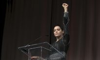 Rose McGowan Arrest Warrant: ‘Are they trying to silence me?’
