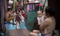 Report: Less Than 30 Percent of Chinese Netizens Earn More Than $774 a Month