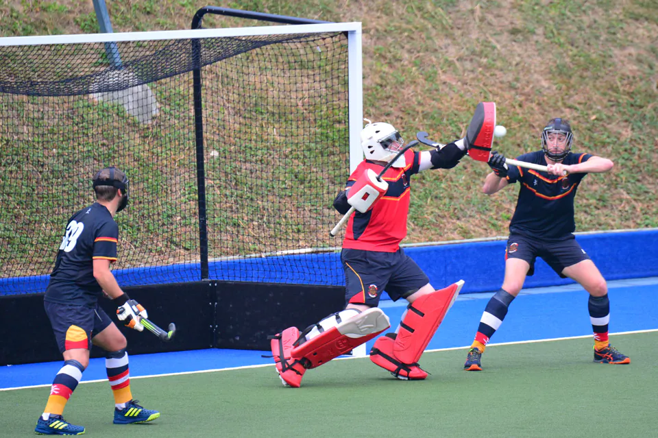 Superb high-handed save: HKCC-A goalie Chris Stafford heroics proved to be no match against the might of SCC-A, despite this save as his side went on to lose 16-1 at King’s Park on Sunday Nov 5, 2017, with their solitary goal coming from Hong Kong international Louis Ming. (Eddie So)