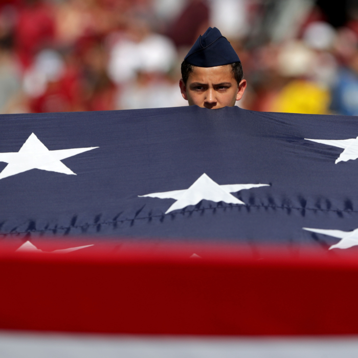 NFL protests continue during Veterans Day weekend - CBS News