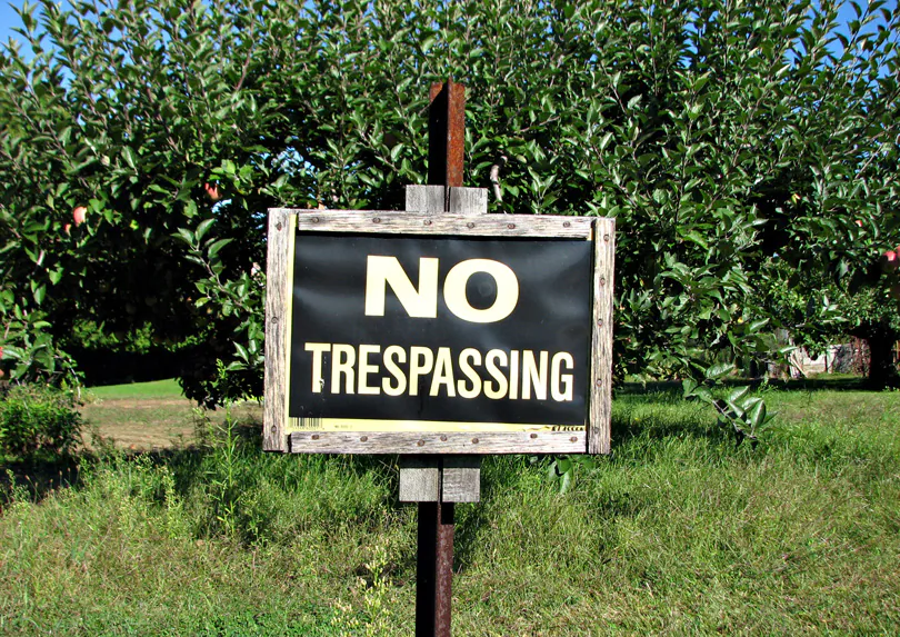 A no trespassing sign. (Djuradj Vujcic/Wikipedia Commons/CC BY 2.0/ ept.ms/2haHp2Y)