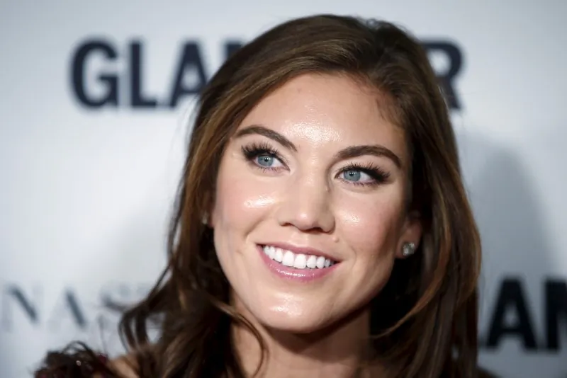 Soccer player Hope Solo arrives for the "Glamour Women of the Year Awards" in the Manhattan borough of New York, Nov 9, 2015. (Reuters/Carlo Allegri)