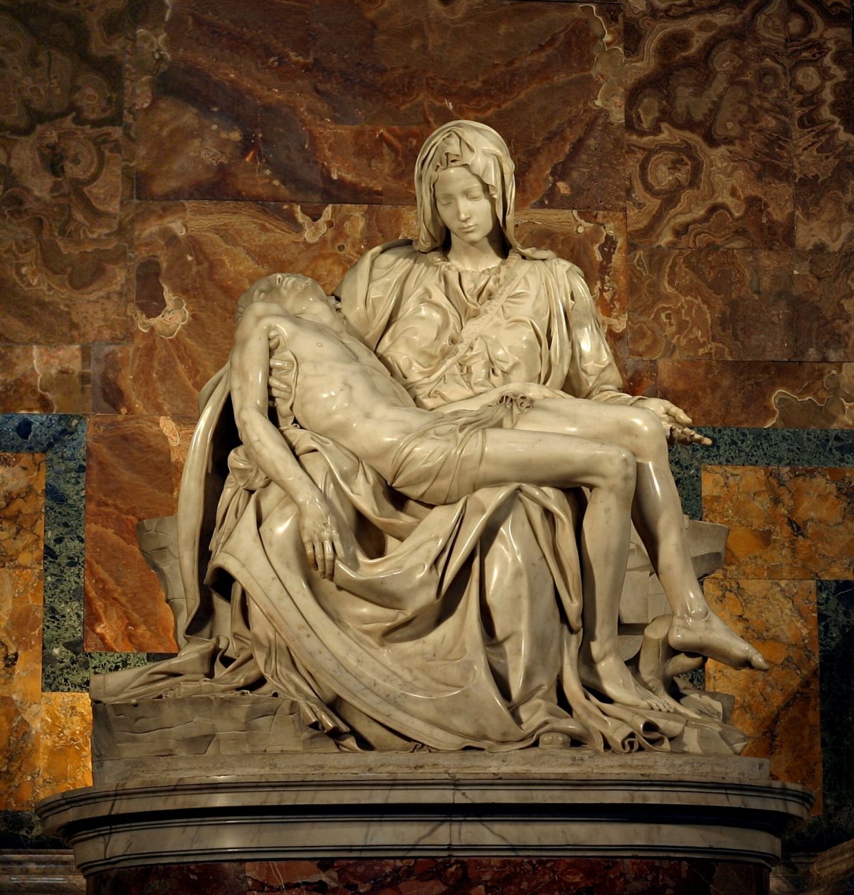 Michelangelo's_Pieta