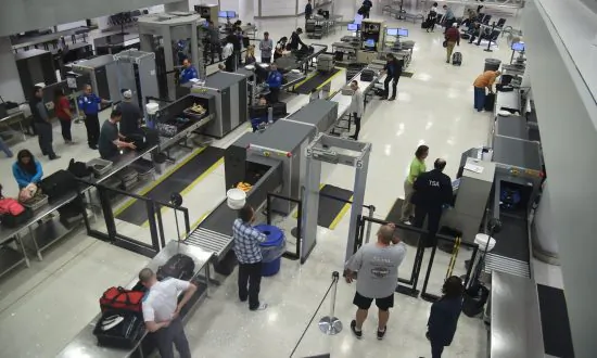 Lawmakers Introduce Pilot Program for Temperature Checks at Airports