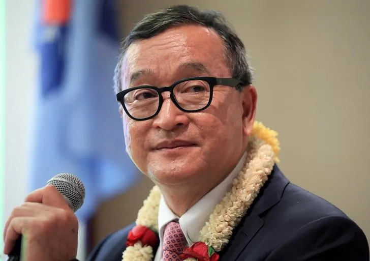 Cambodian opposition leader Sam Rainsy delivers a speech to members of the Cambodia National Rescue Party (CNRP) at a hotel in metro Manila, Philippines, on June 29, 2016. (Romeo Ranoco/Reuters)