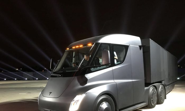 Tesla's new electric semi truck is unveiled during a presentation in Hawthorn, California, on Nov. 16, 2017. (Alexandria Sage/Reuters)