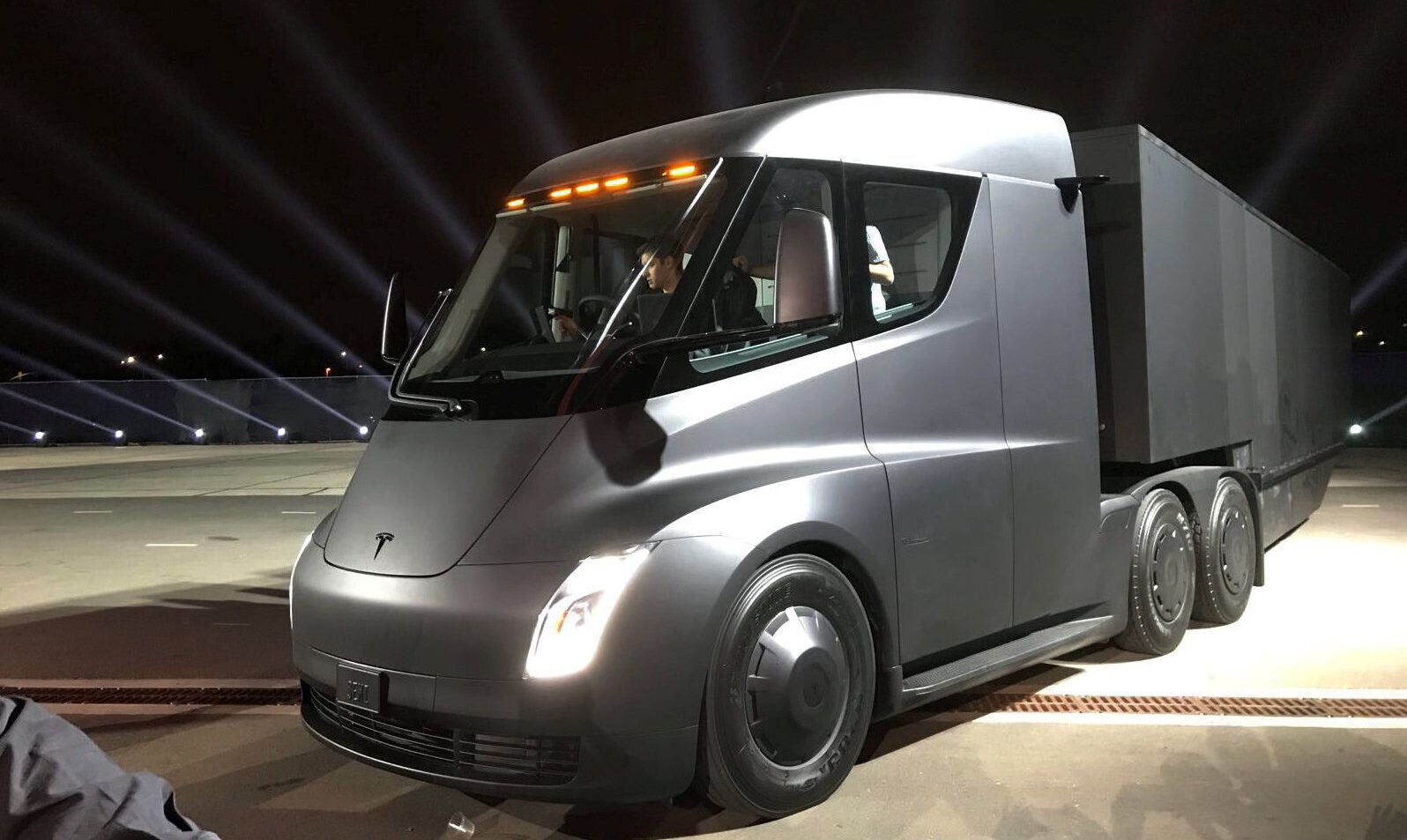 Tesla Recalls Its Electric Semi Trucks Over Parking Brake Issue - Vimarsana News