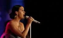 Katy Perry Posts New Hairstyle, Fans Lose It