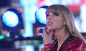 Taylor Swift is Building Two Walls at her Beverly Hills Mansion