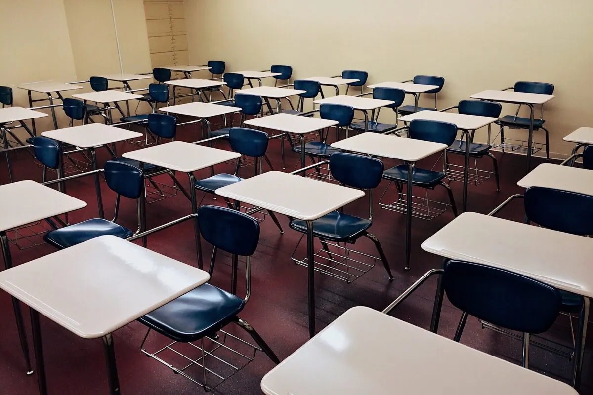 A stock image of a classroom. (Wokandapix/Pixabay)