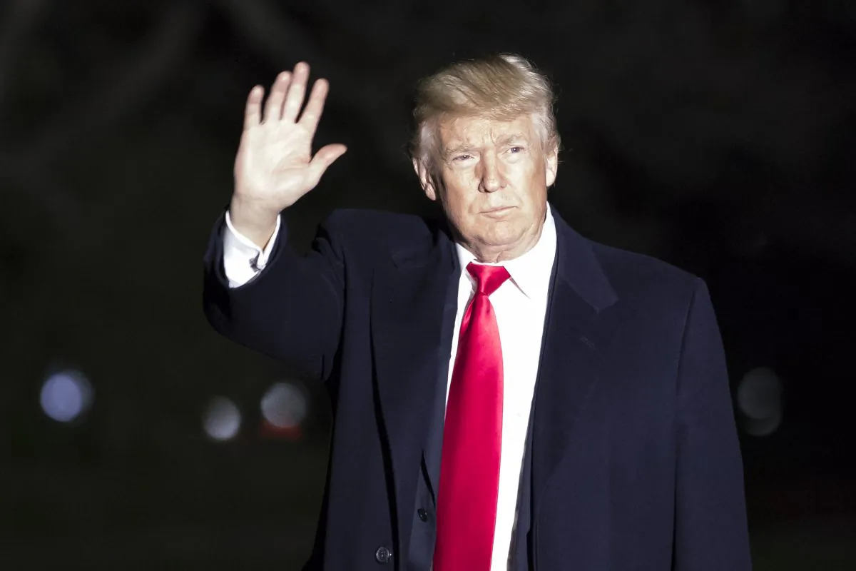 President Donald Trump arrives at the White House from St. Louis, Mo., on Nov. 29, 2017. (Samira Bouaou/The Epoch Times)