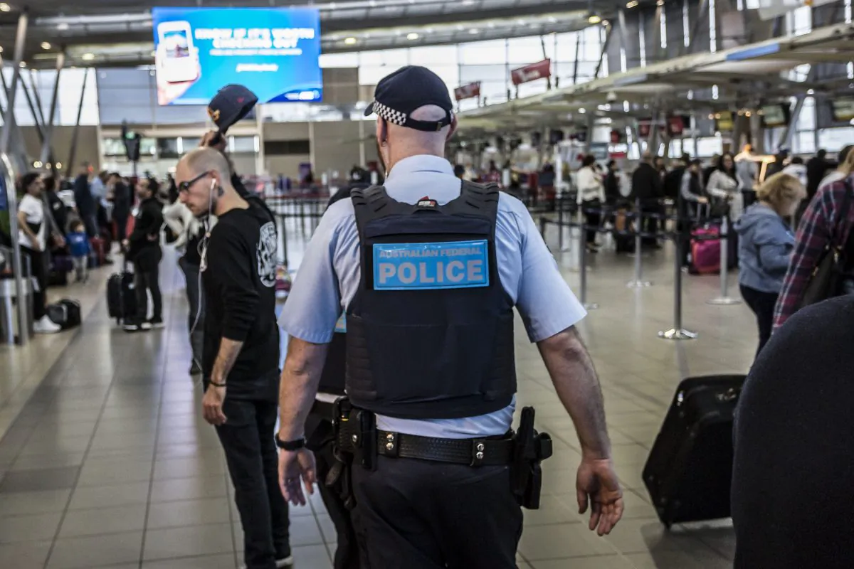 An Australian Federal Police officer on patrol at Sydney Domestic Airport in Sydney, Australia on July 31, 2017. (Brook Mitchell/Getty Images)
