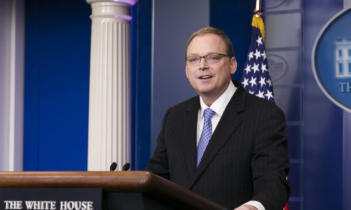 Trump Adviser Kevin Hassett Says US Economy Could Plunge By 30 Percent ...