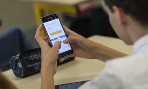 French Government to Ban Cell Phone Use in Schools