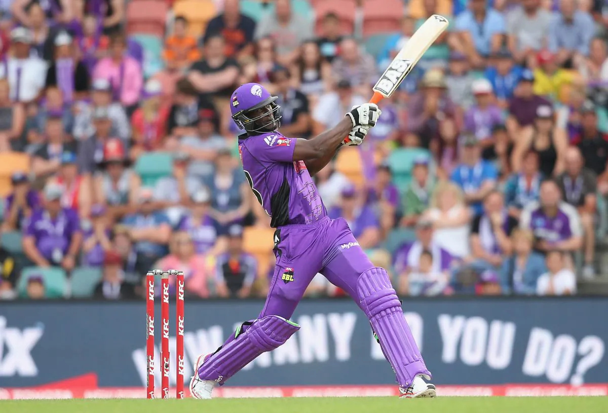 Daren Sammy of the Hurricanes bats during the Big Bash League match between the Hobart Hurricanes and the Perth Scorchers at Blundstone Arena on Jan 10, 2016 in Hobart, Australia. (Quinn Rooney/Getty Images)