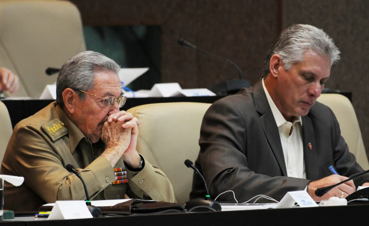 Cuba's President Raul Castro (L) and Cuba's First Vice-President Miguel Diaz-Canel are seen during the National Assembly in Havana, Cuba, Dec.21, 2017.
(Omara García Mederos/ACN/Handout via Reuters)
