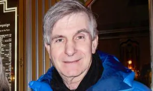 Musician Enjoys the East and West in Shen Yun Performance