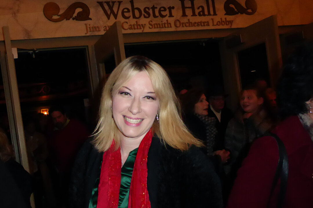 Janine Graffeo enjoyed watching a performance by Shen Yun Performing Arts at the Palace Theater in Waterbury, Connecticut, on Dec. 23, 2017. (Frank Liang/The Epoch Times)