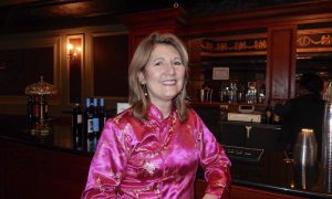 International Education Manager Enjoys Scenery on Shen Yun’s Digital Backdrop