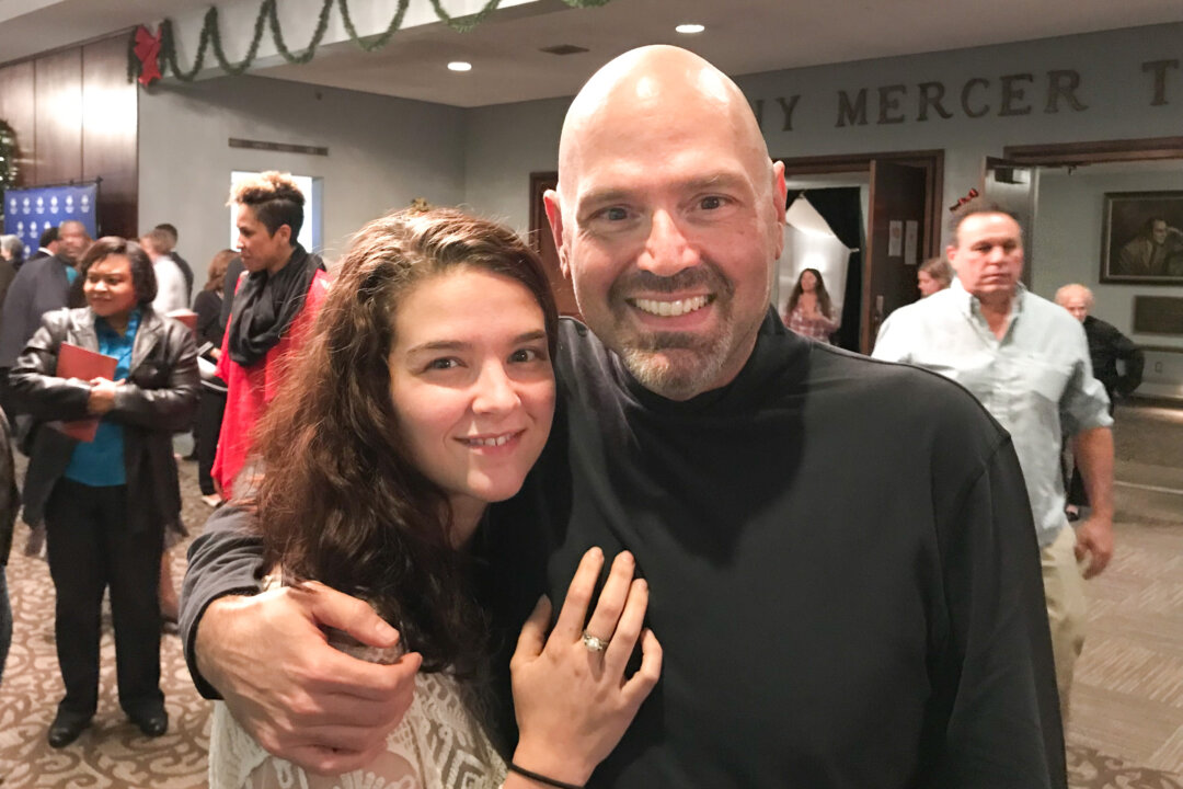  Marshall Zweig and Heather Dodd enjoyed watching Shen Yun at Johnny Mercer Theatre in Savannah, Georgia, on Dec. 23, 2017. (Ronald Ree/The Epoch Times)