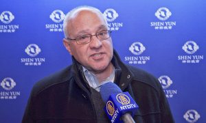 Theatergoer Saddened That Shen Yun Unable to Perform in China