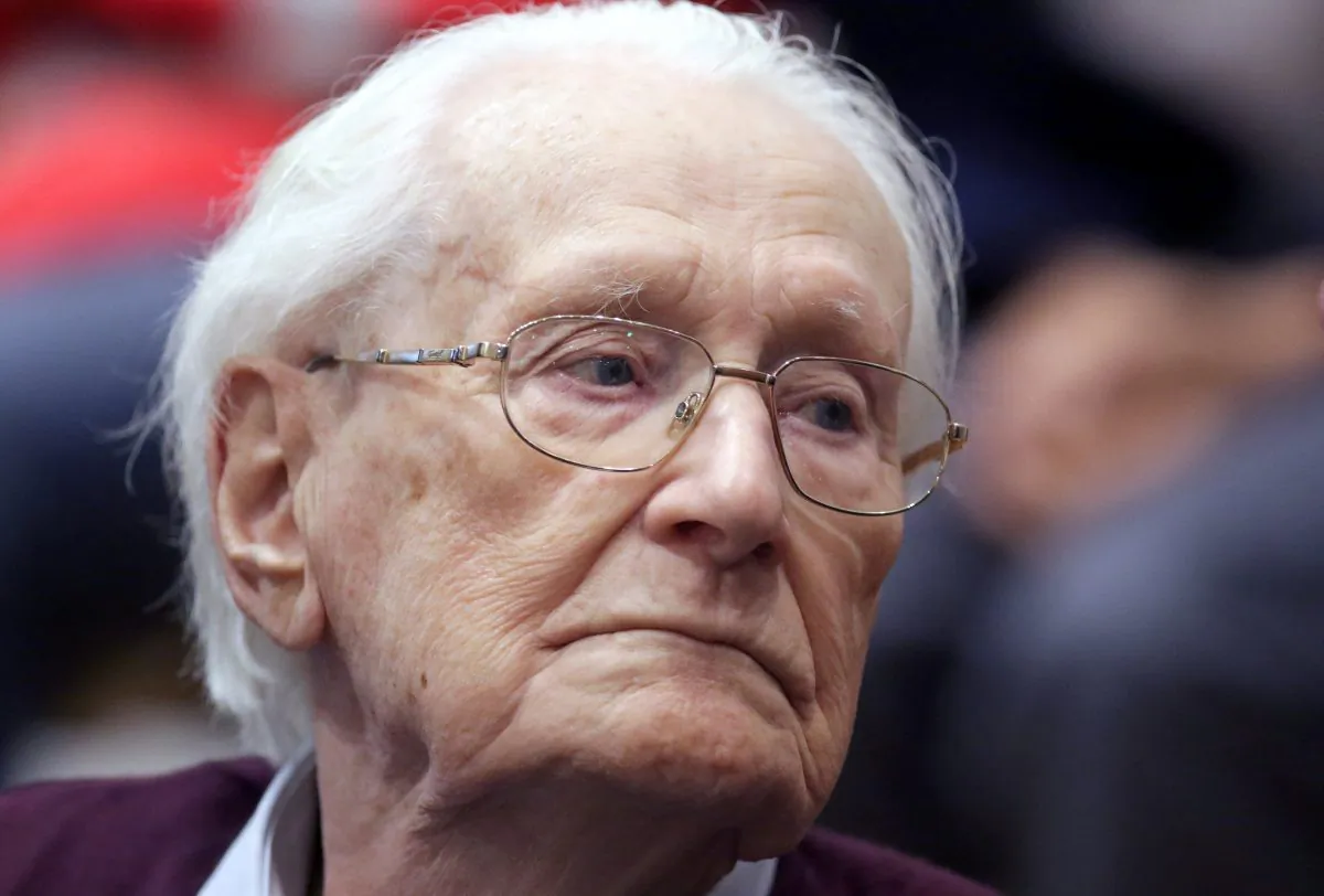 Oskar Groening, defendant and former Nazi SS officer dubbed the "bookkeeper of Auschwitz," is pictured in the courtroom during his trial in Lueneburg, Germany, July 15, 2015. (Reuters/Axel Heimken/Pool/File Photo)