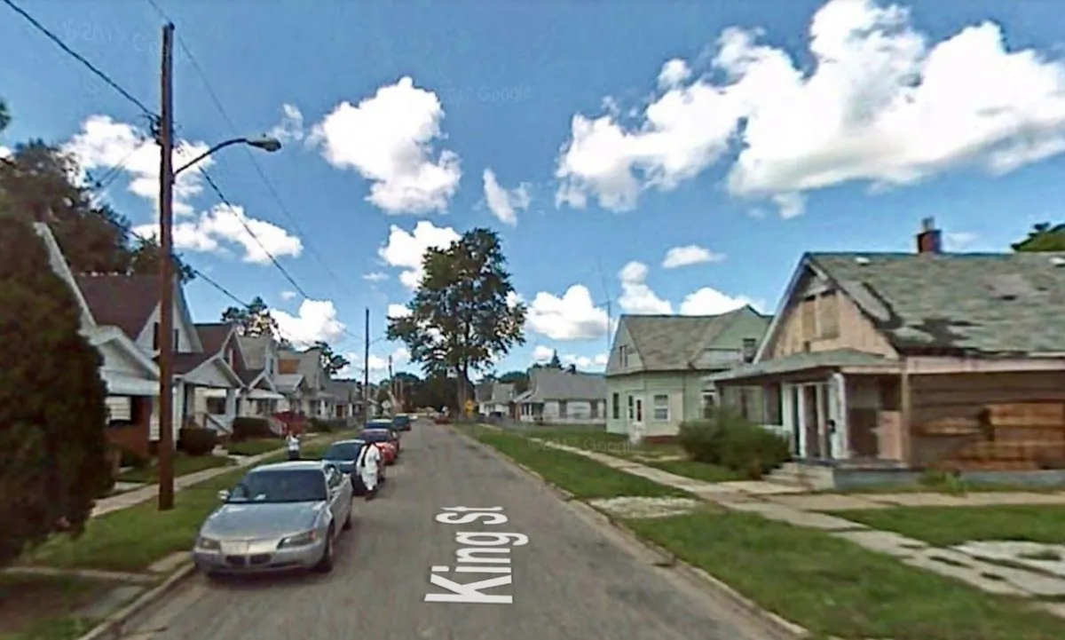 Block of houses were a pit bull froze to death, in Toledo, Ohio. (Screenshot via Google Maps)