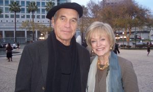 Retired General Manager Enjoys Shen Yun’s Flowing Choreography