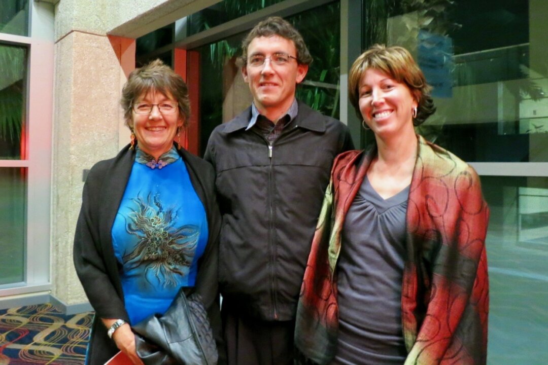 Grant Parker, his mother, Karol Parker (L), and wife, Wendy Parker, enjoyed watching Shen Yun at the American Bank Center Selena Auditorium in Corpus Christi, Texas on Jan. 3, 2018. Wendy Parker added, “I like the detail paid to the costumes. I thought it was exquisite.” (Sally Sun/The Epoch Times)