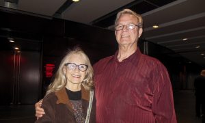 Artist Enjoys the Different Shades of Shen Yun