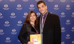 Newlyweds Enjoy Shen Yun’s ‘Amazing’ Stories