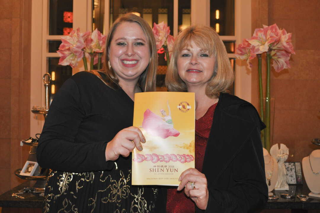 Ashley Clore (L) and her mum Lisa Clore, owner of a machinery company, enjoyed watching Shen Yun at the Bass Performance Hall in Fort Worth, Texas on Jan. 8, 2018. Lisa Clore said she loved the beautiful costumes and the soprano. (Amy Hu/The Epoch Times)
