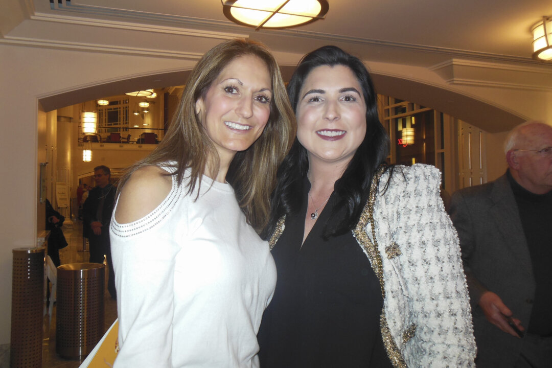 Rachel Campbell (L) and her friend enjoyed watching Shen Yun at the Bass Performance Hall in Fort Worth, Texas on Jan. 8, 2018. (Sherry Dong/The Epoch Times)