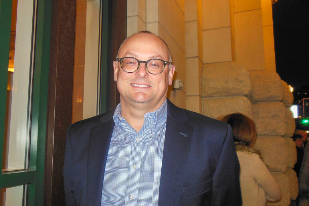 Scott Smith enjoyed watching Shen Yun at the Bass Performance Hall in Fort Worth, Texas on Jan. 9, 2018. (Sherry Dong/The Epoch Times) 