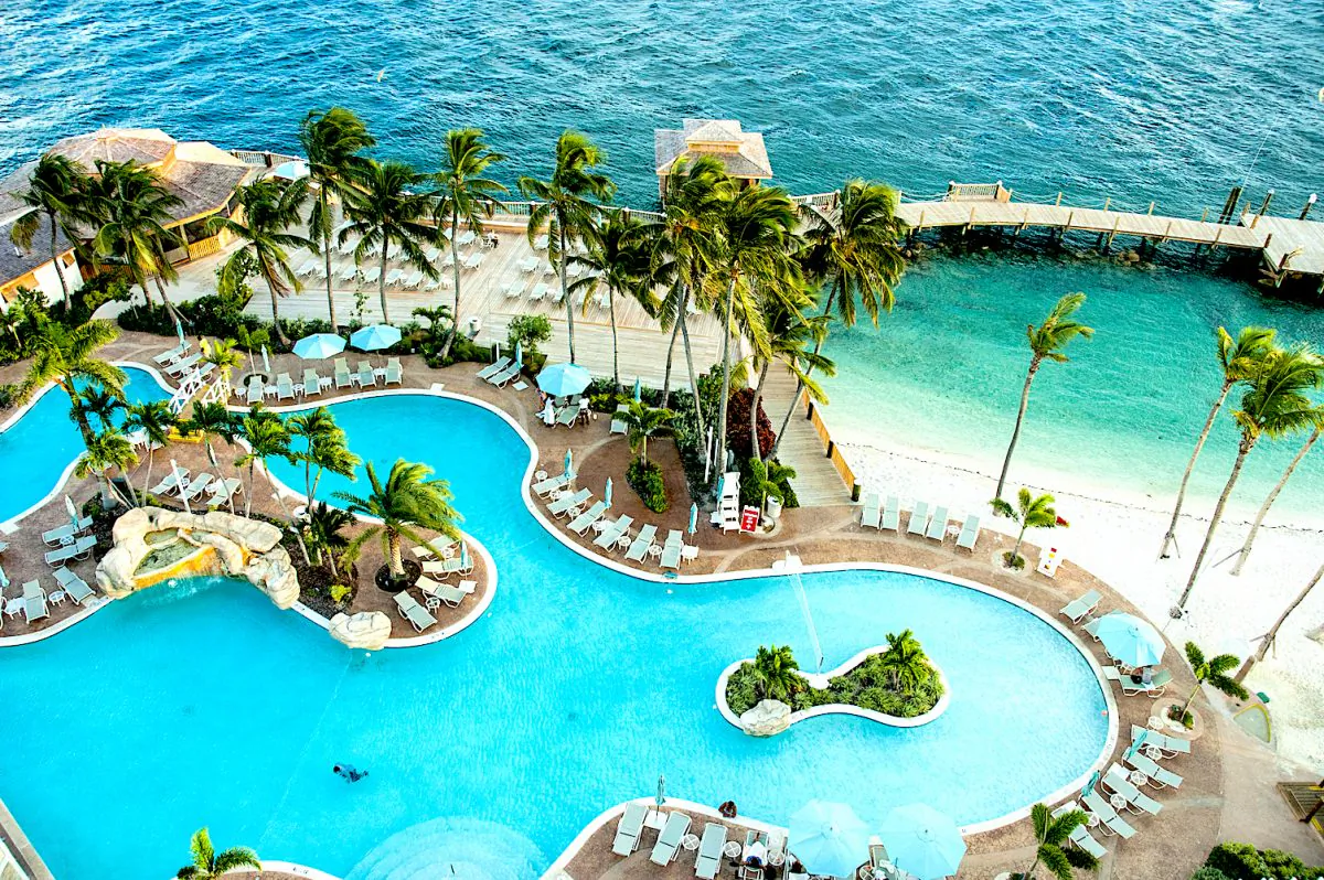 Pool at the Warwick Hotel, Paradise Island. (Carole Jobin)
