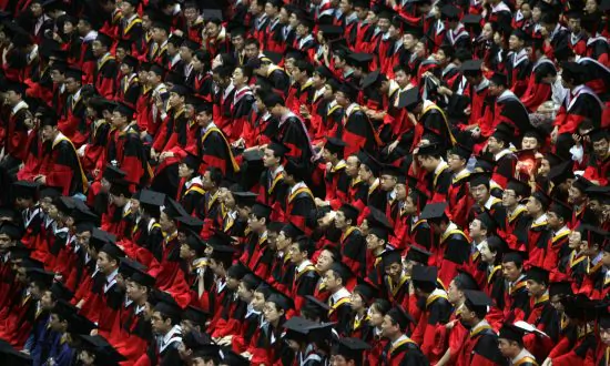 Fewer Jobs for China’s Abundant Crop of New Graduates