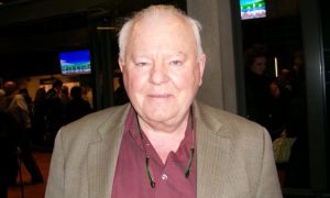 Healthcare Chairman Praises Outstanding Shen Yun