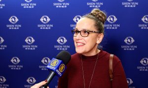 Music Teacher Wowed by Shen Yun Music 