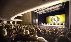 Pastor Impressed by Meaningful Themes in Shen Yun