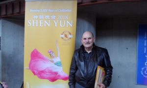 Retired Navy Pilot Sees Shen Yun With Entire Family