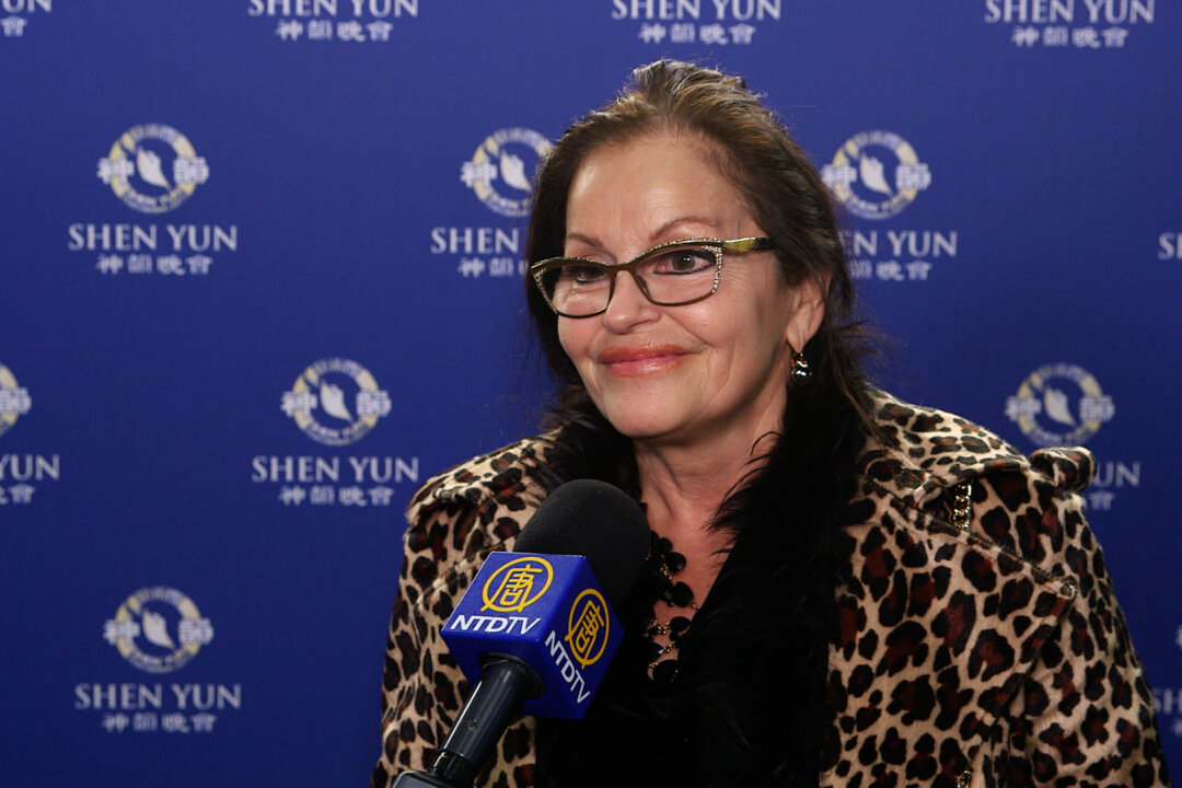 Lynda Porter enjoyed the Shen Yun performance at Grand Théâtre de Québec in Quebec City on Jan. 16, 2018. (NTD Television)