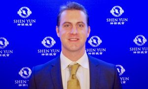 CEO Enjoys the Positivity of Shen Yun Performance