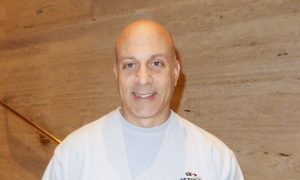 Company Owner Sees Costume and Dance in Harmony at Shen Yun