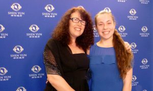 Two Generations of Dancers Admire Shen Yun Choreography