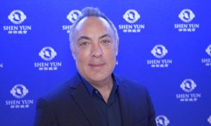 CEO Enjoys the Chinese History at Shen Yun